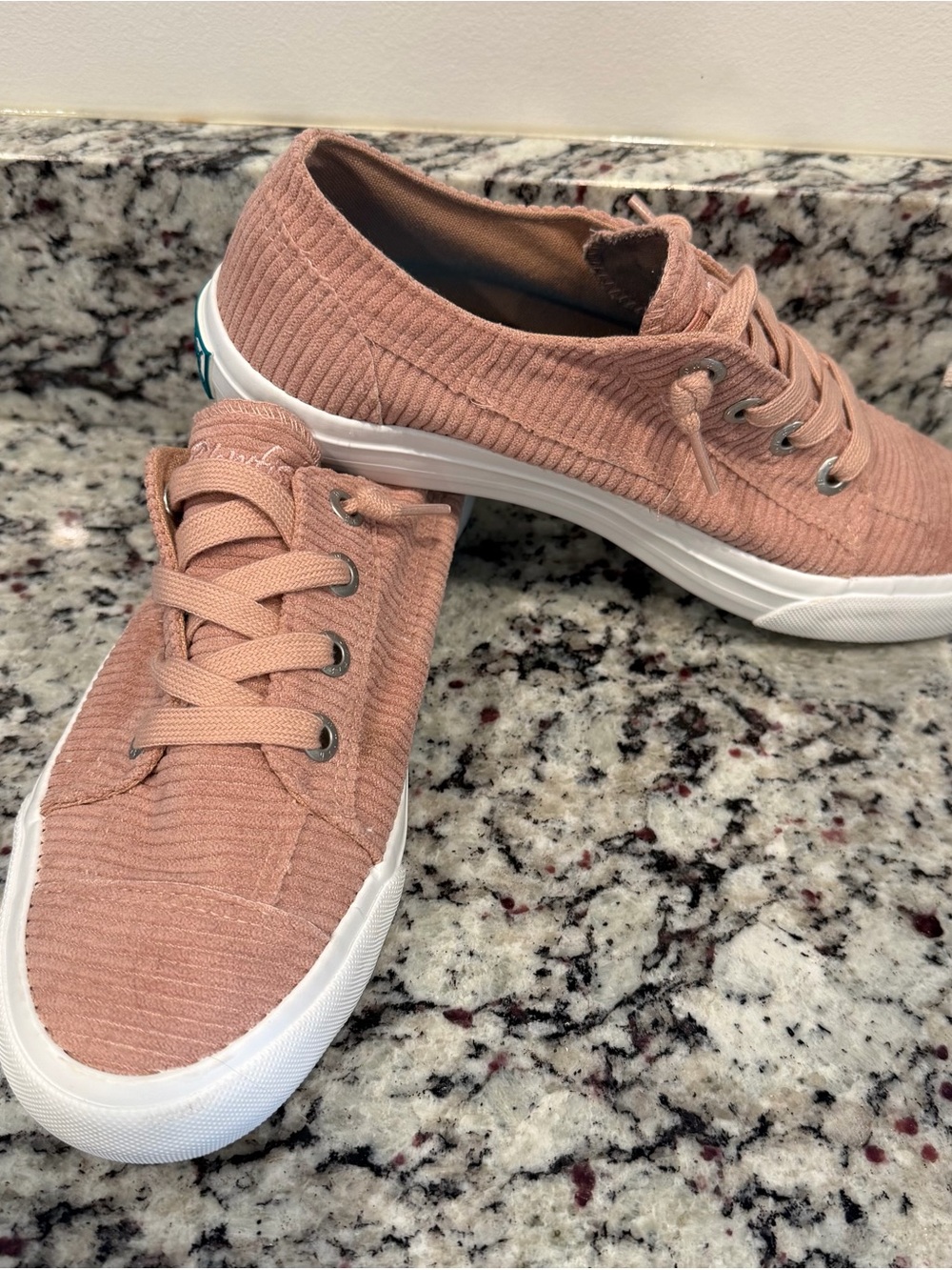 Blowfish Malibu women’s Slip-On Sneakers in Mauve Pink